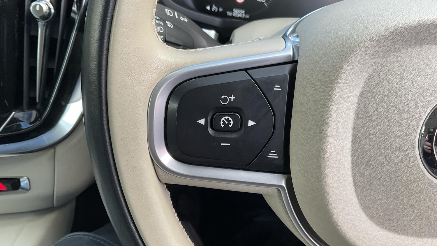 Used Volvo V60 2021 for sale - 78072097: Photo 21