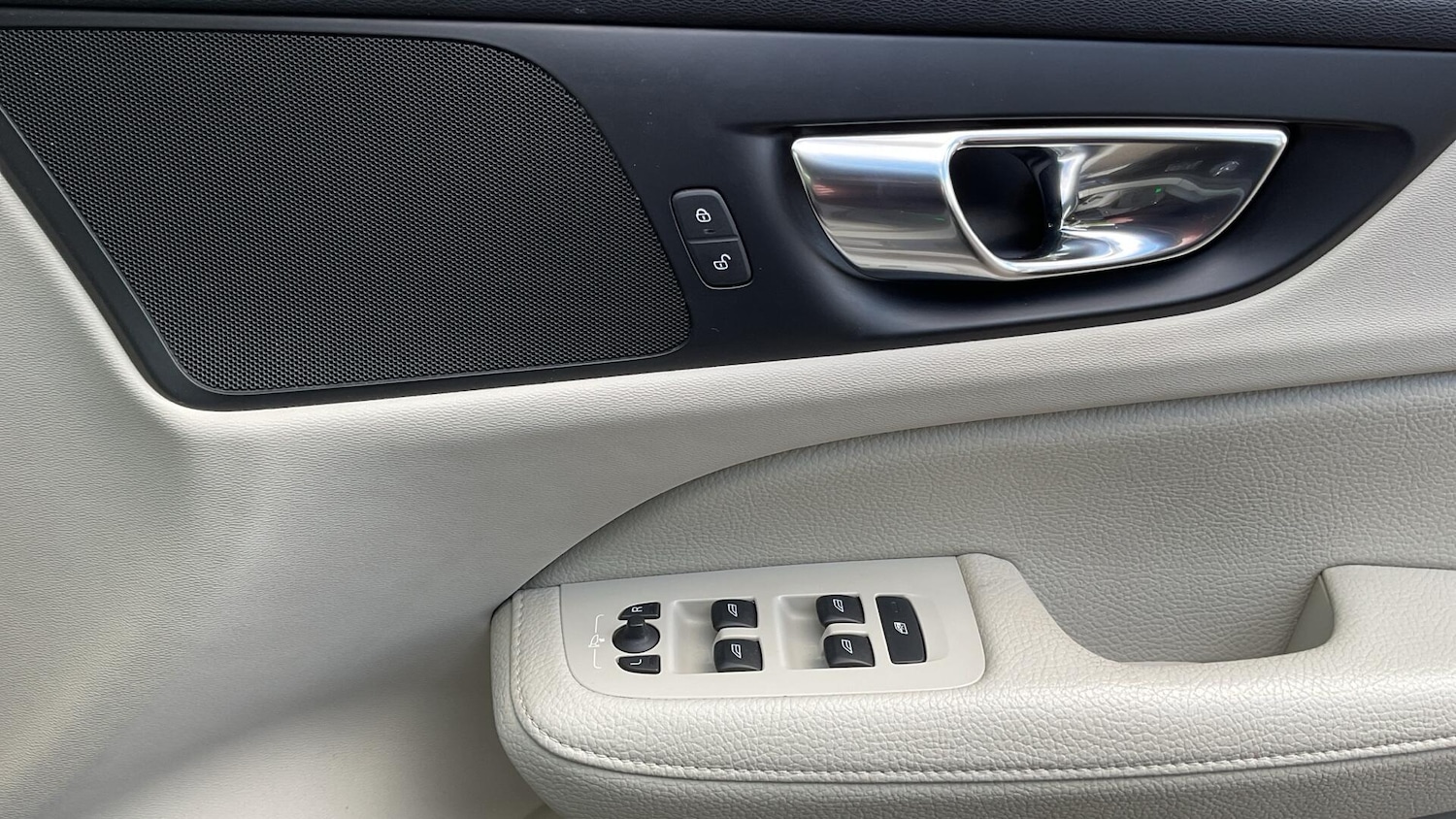 Used Volvo V60 2021 for sale - 78072097: Photo 29