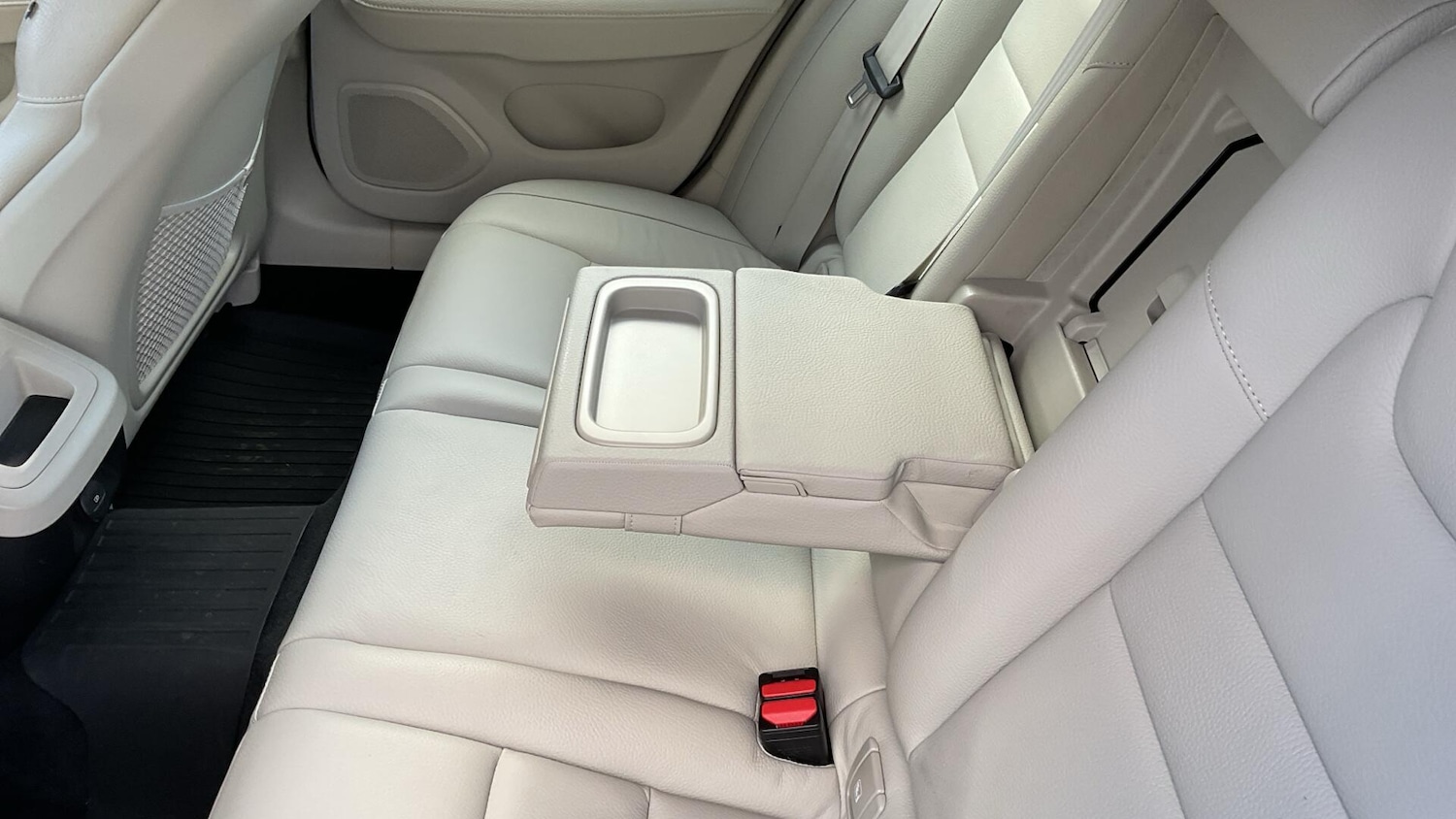 Used Volvo V60 2021 for sale - 78072097: Photo 34