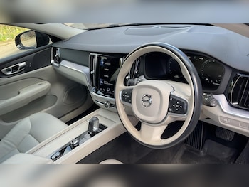 Used Volvo V60 2021 for sale - 78072097: Photo