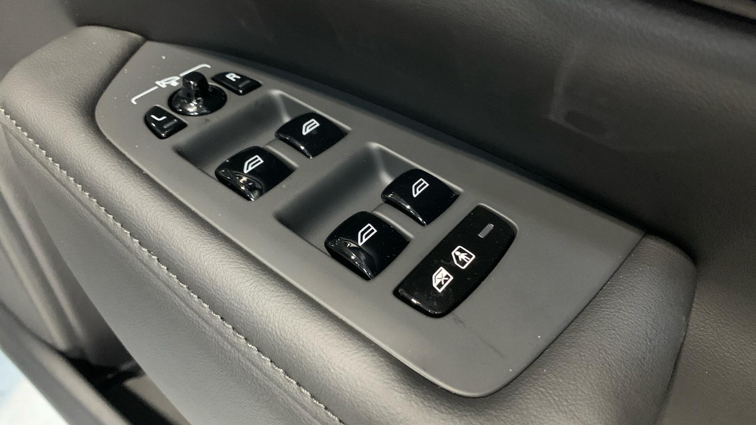 Used Volvo V90 2026 for sale - 77599051: Photo 24