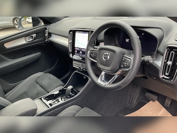Used Volvo XC40 2025 for sale - 79303659: Photo