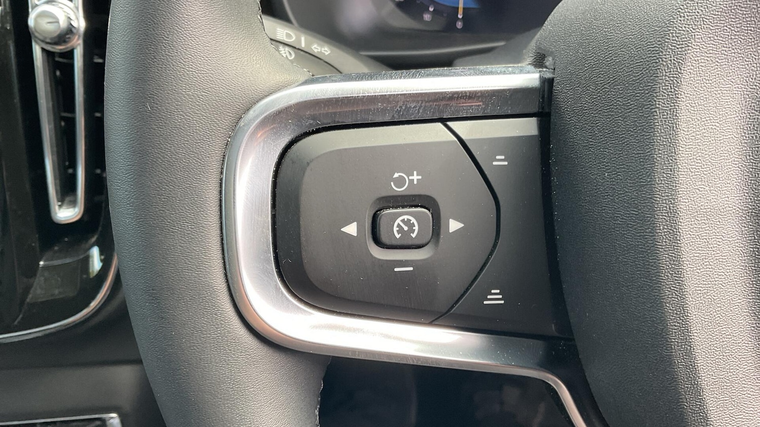 Used Volvo XC40 2024 for sale - 76521520: Photo 22