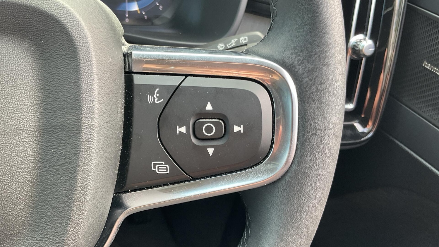 Used Volvo XC40 2024 for sale - 76521520: Photo 23