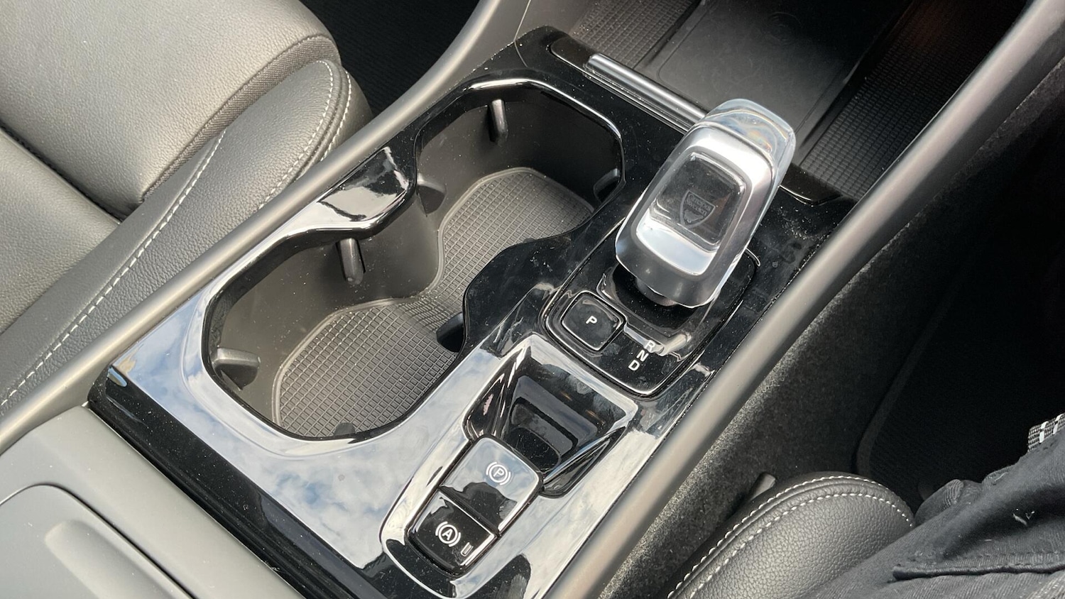 Used Volvo XC40 2024 for sale - 76521520: Photo 27