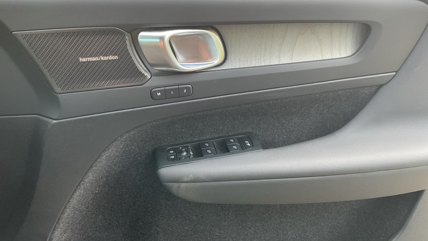 Used Volvo XC40 2024 for sale - 76521520: Photo 30