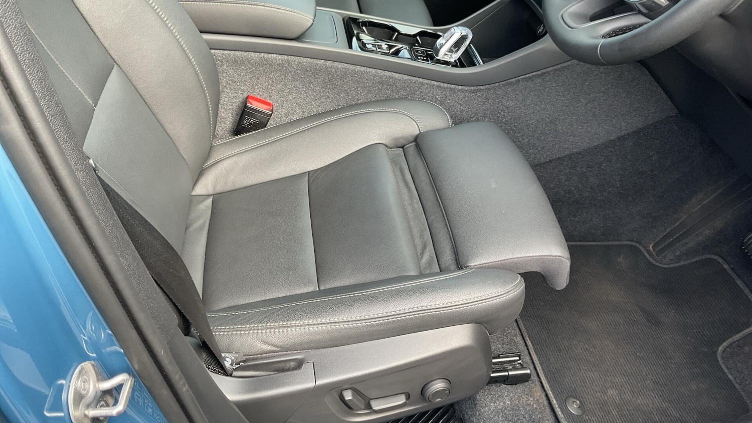 Used Volvo XC40 2024 for sale - 76521520: Photo 31