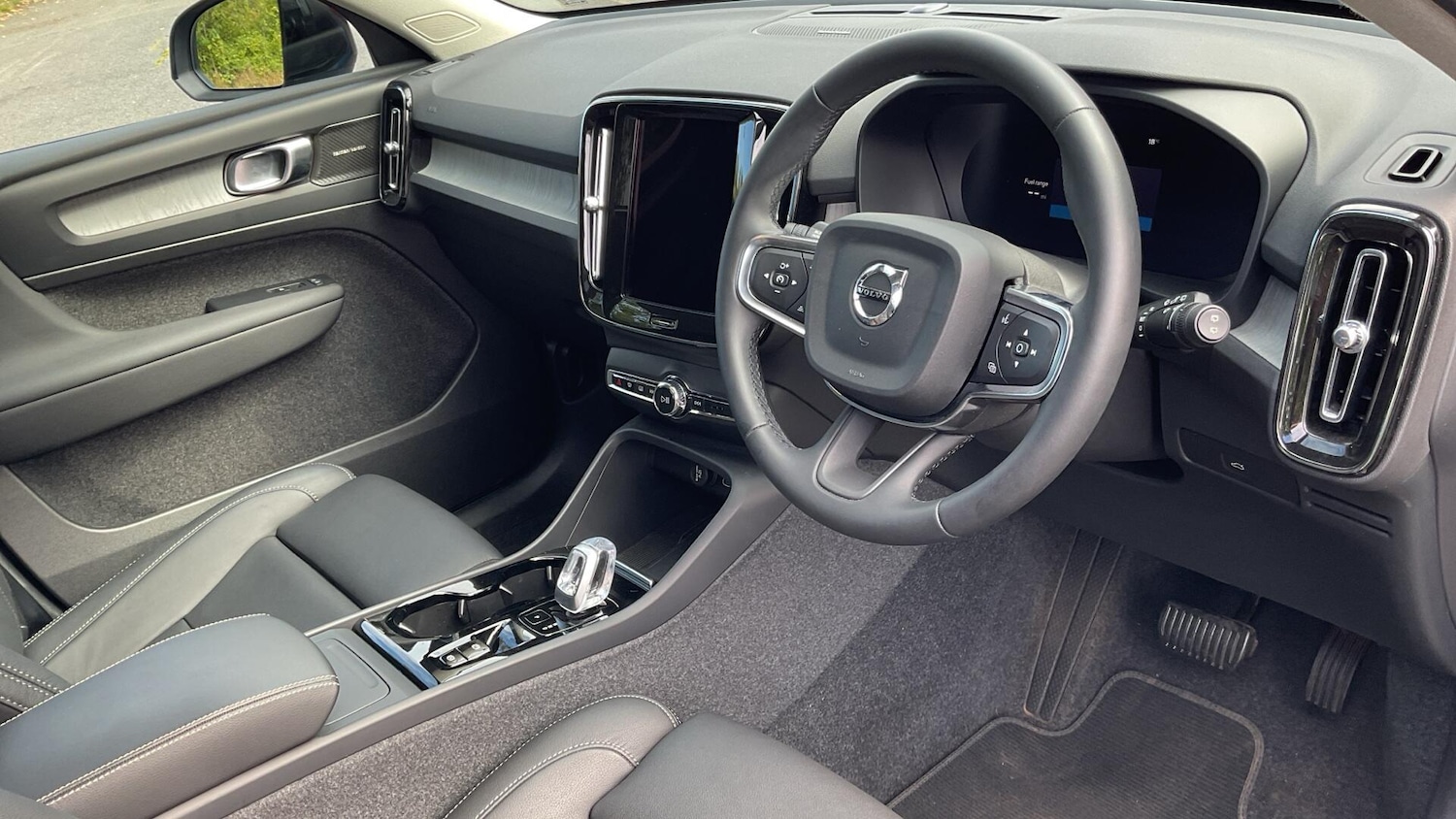 Used Volvo XC40 2024 for sale - 76521520: Photo 5