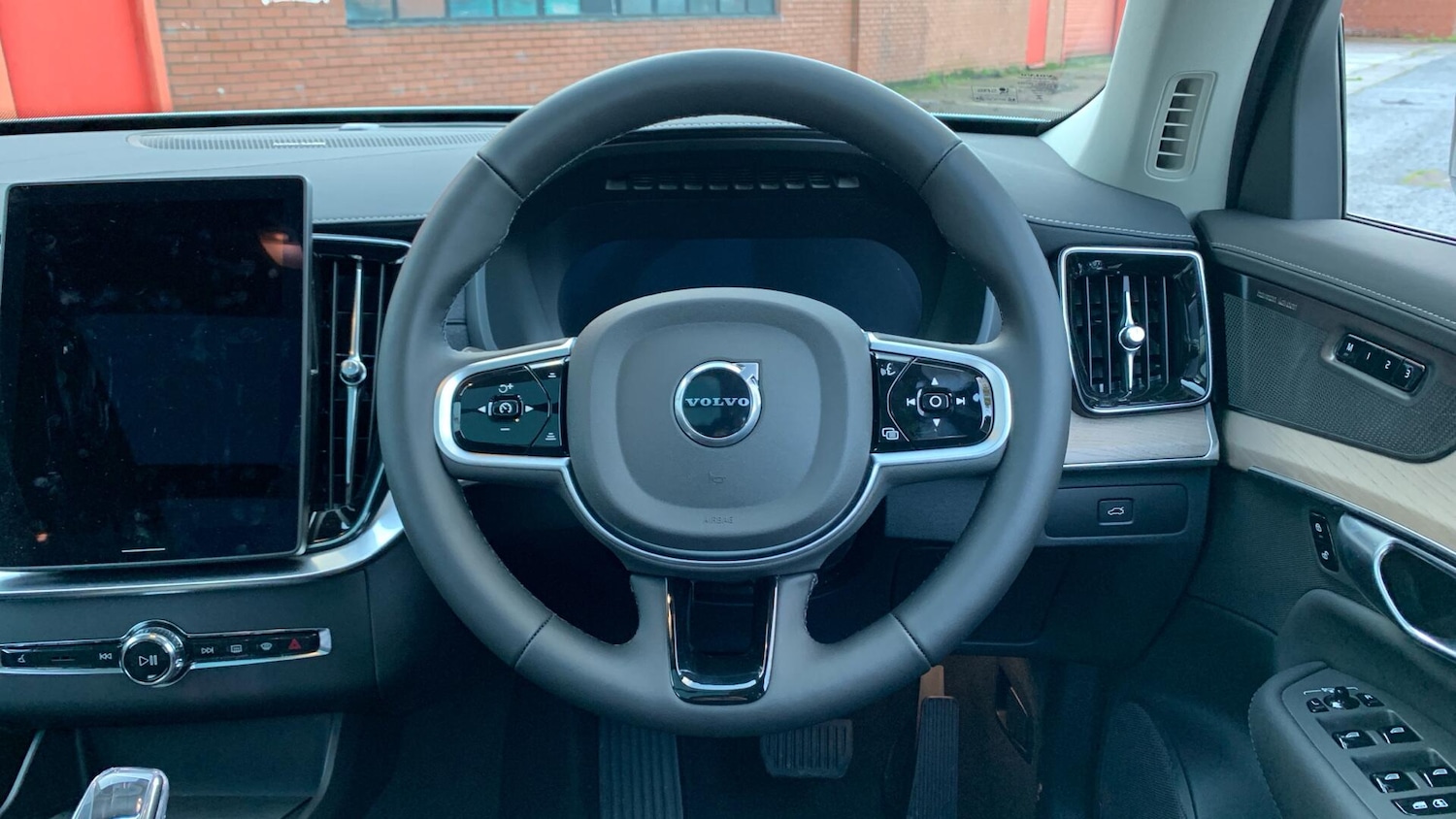 Used Volvo XC90 2025 for sale - 77073858: Photo 10