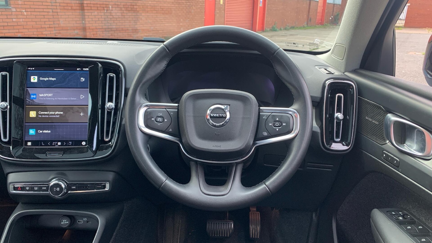 Used Volvo XC40 2023 for sale - 76825133: Photo 11