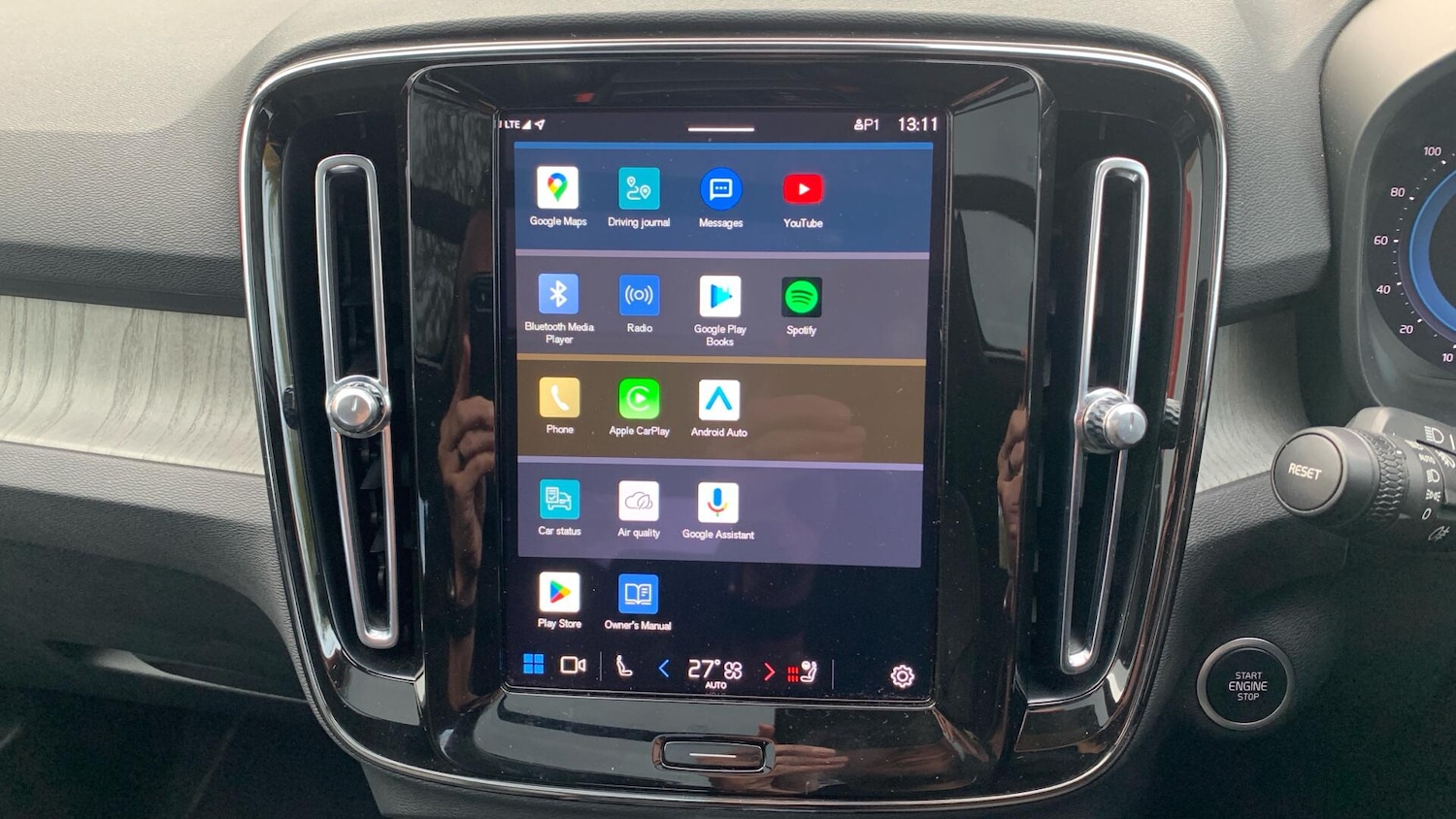 Used Volvo XC40 2023 for sale - 76825133: Photo 13