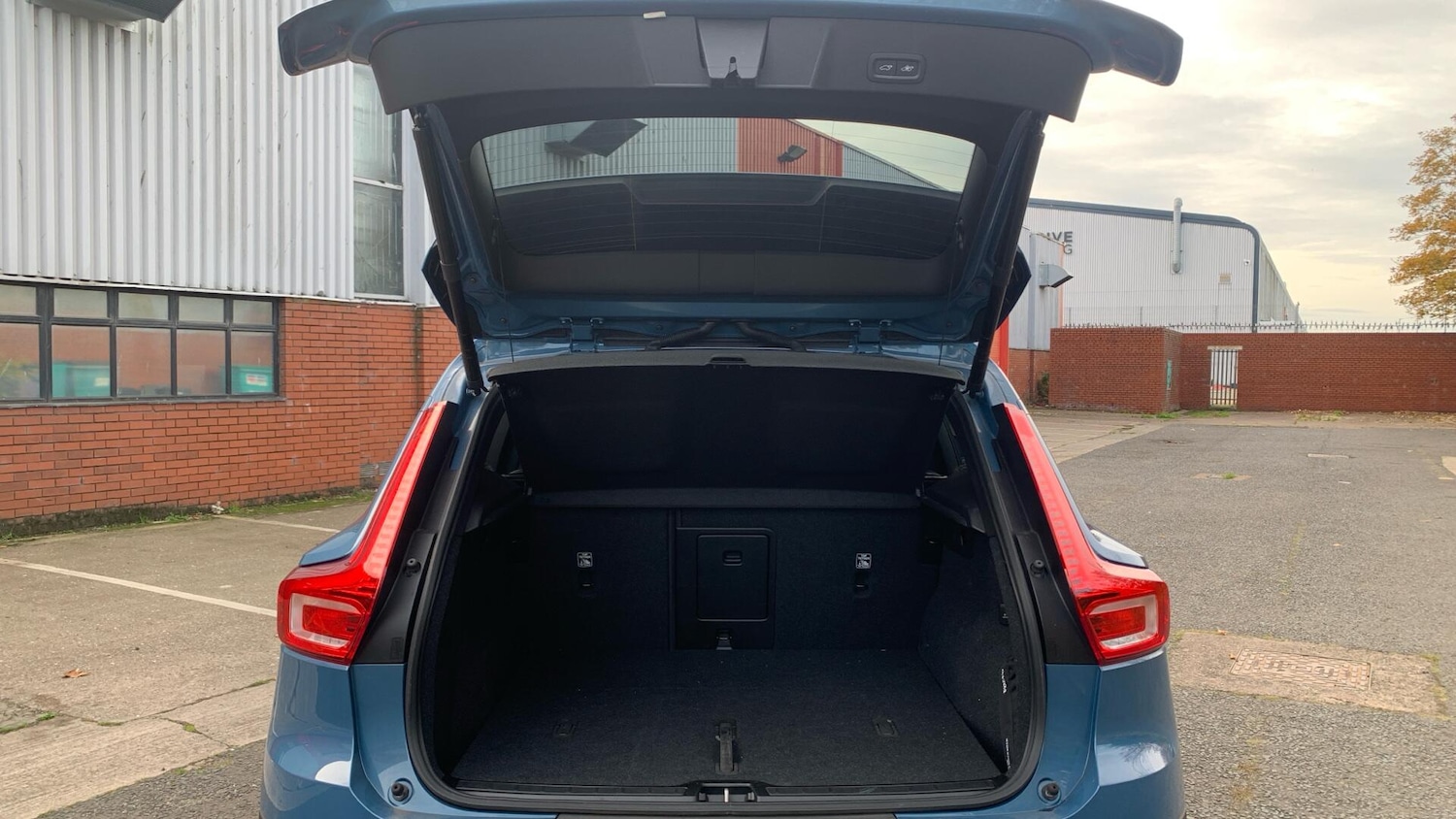 Used Volvo XC40 2023 for sale - 76825133: Photo 14