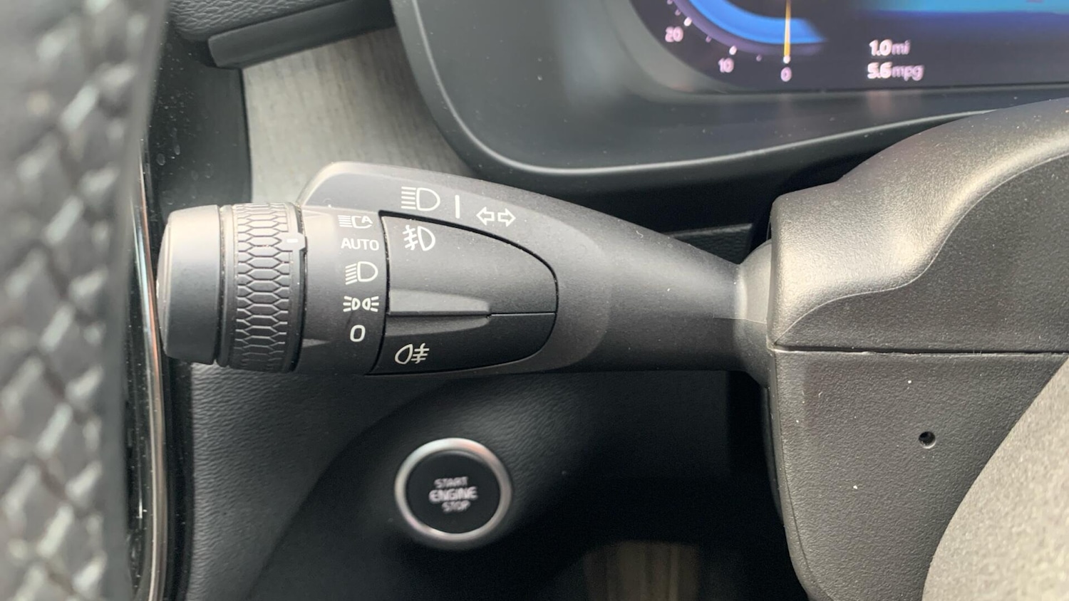 Used Volvo XC40 2023 for sale - 76825133: Photo 21