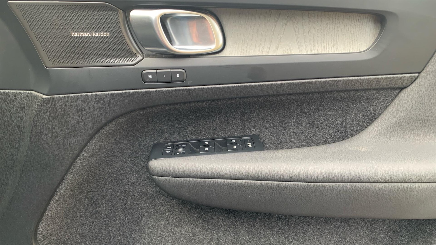 Used Volvo XC40 2023 for sale - 76825133: Photo 30