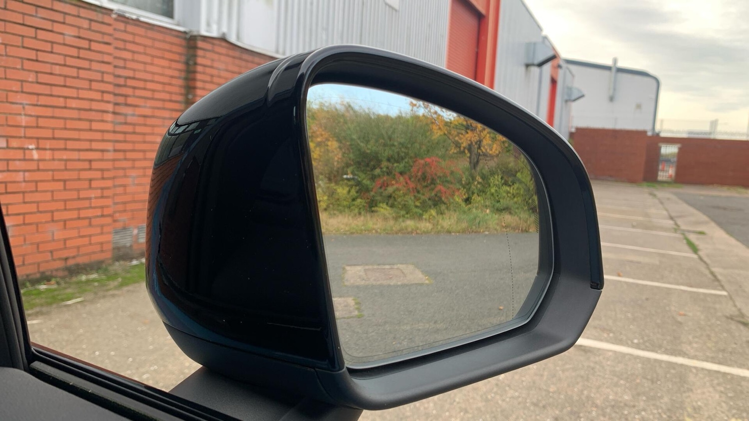 Used Volvo XC40 2023 for sale - 76825133: Photo 33