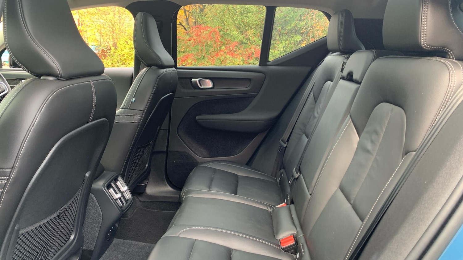 Used Volvo XC40 2023 for sale - 76825133: Photo 34