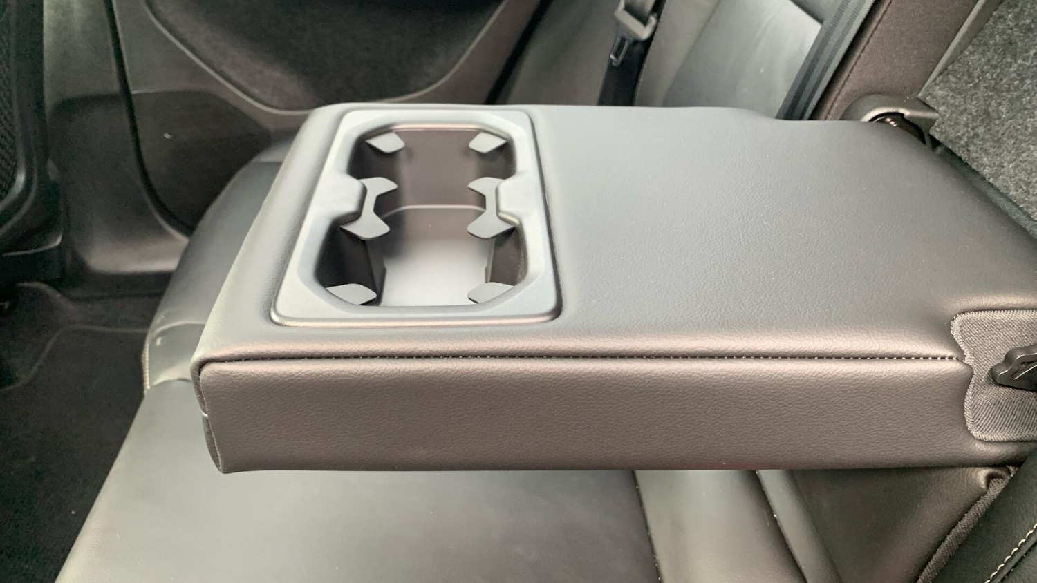 Used Volvo XC40 2023 for sale - 76825133: Photo 35