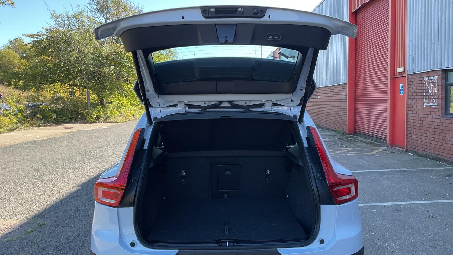 Used Volvo XC40 2023 for sale - 76072528: Photo 13