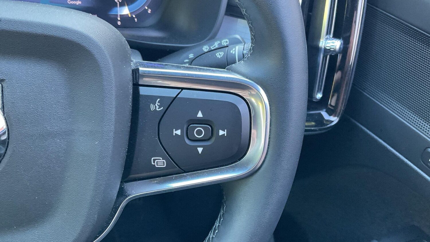 Used Volvo XC40 2023 for sale - 76072528: Photo 22