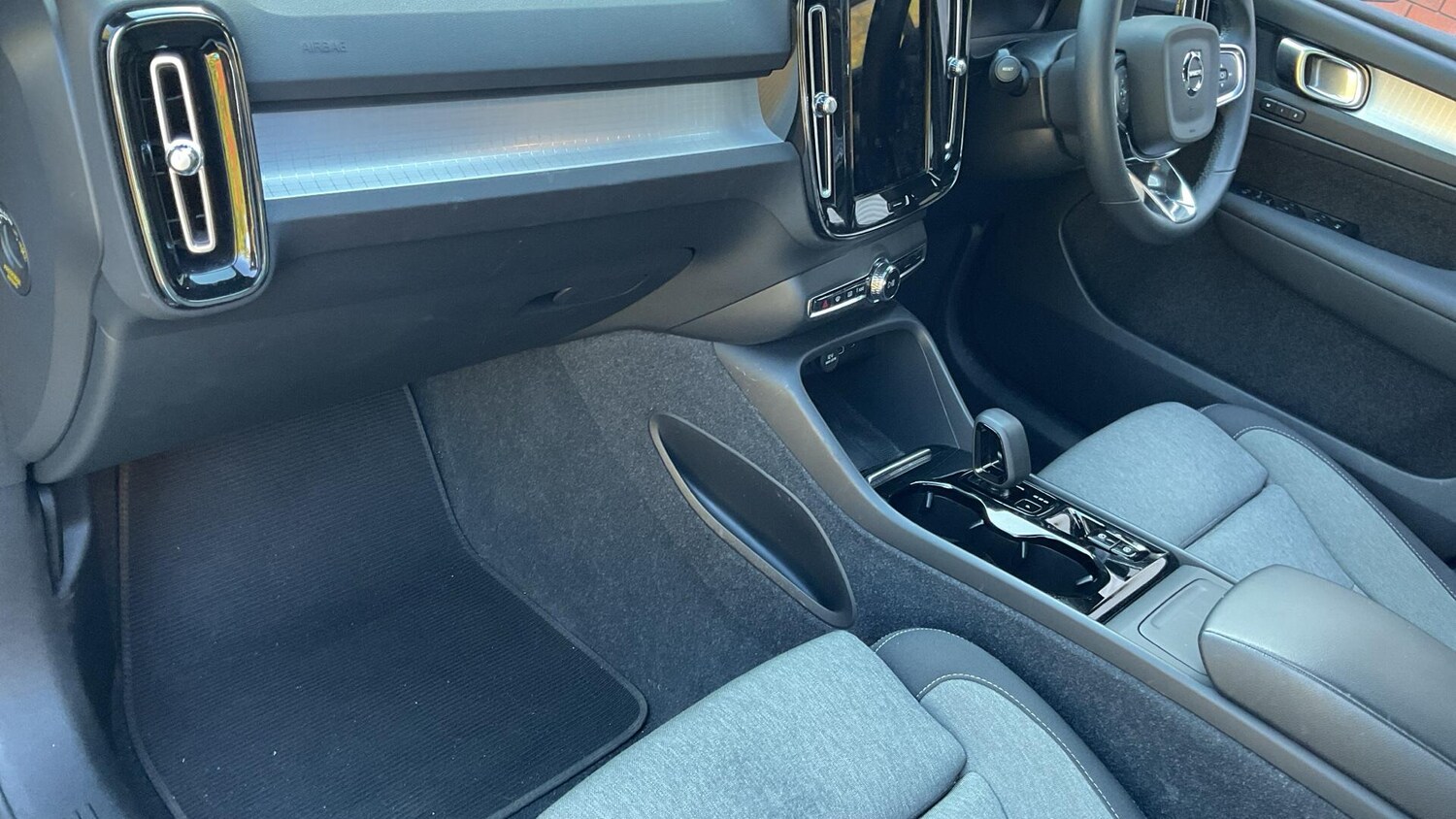 Used Volvo XC40 2023 for sale - 76072528: Photo 31