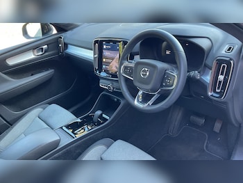 Used Volvo XC40 2023 for sale - 76072528: Photo 4