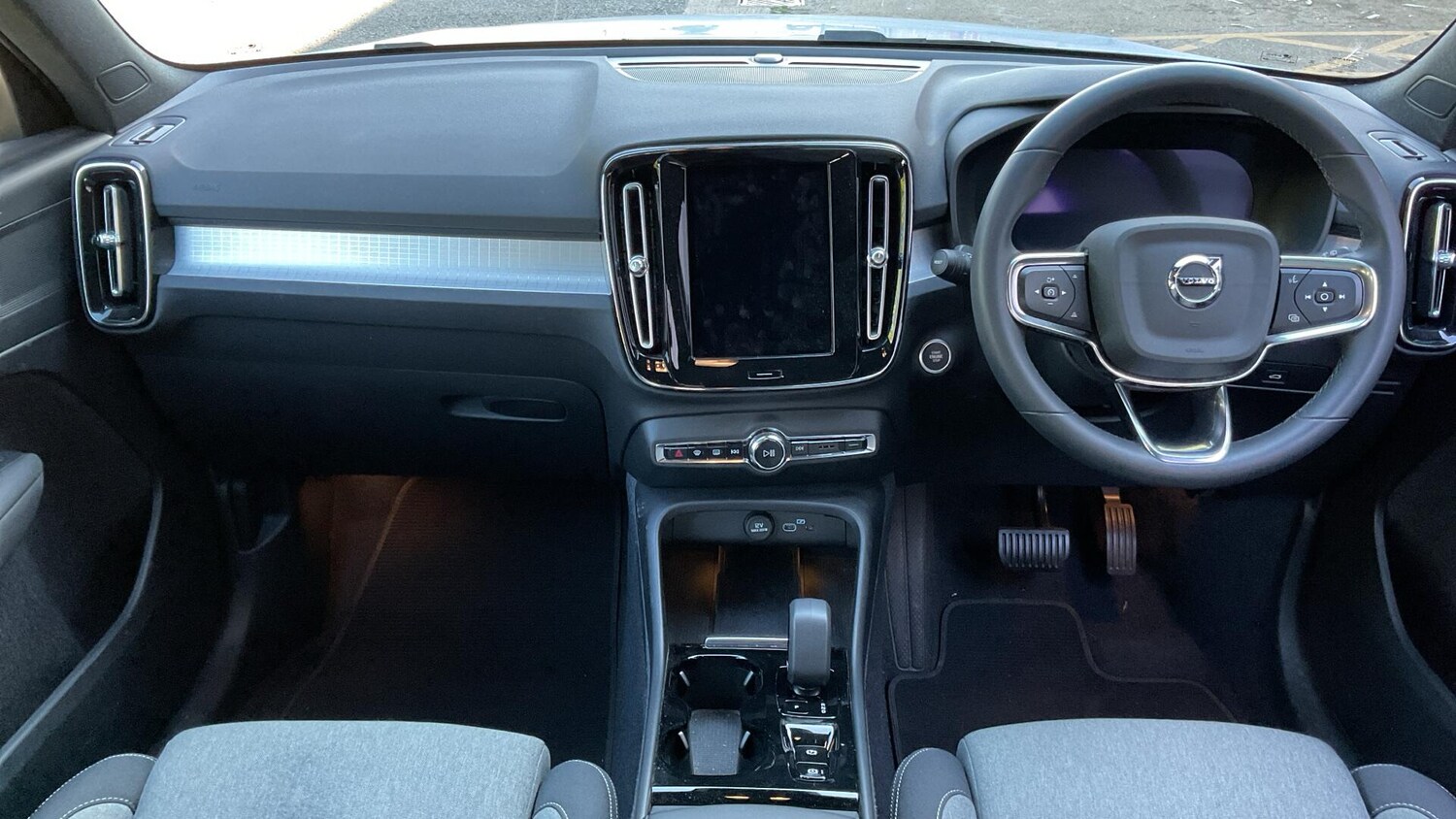 Used Volvo XC40 2023 for sale - 76072528: Photo 5