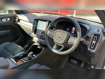 Used Volvo XC40 2023 for sale - 79387334: Photo