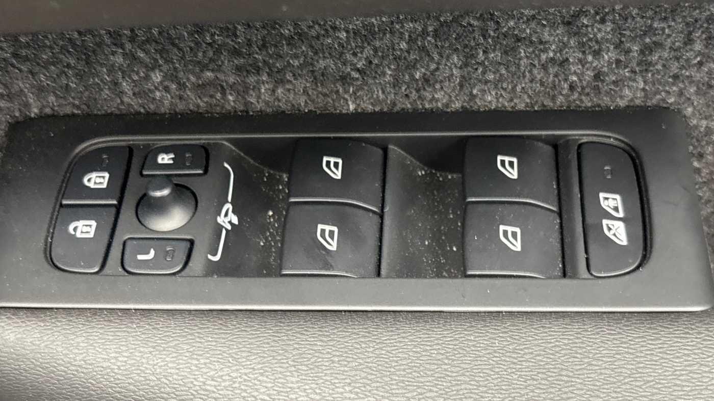 Used Volvo XC40 2025 for sale - 76190084: Photo 26