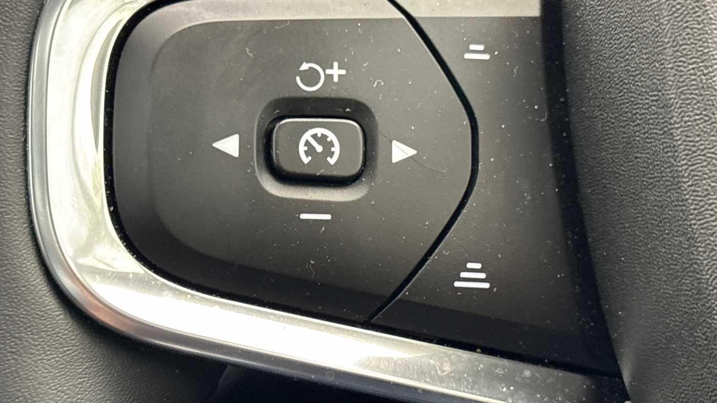 Used Volvo XC40 2025 for sale - 76190084: Photo 32