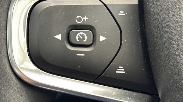 Used Volvo XC40 2025 for sale - 76190084: Photo 32