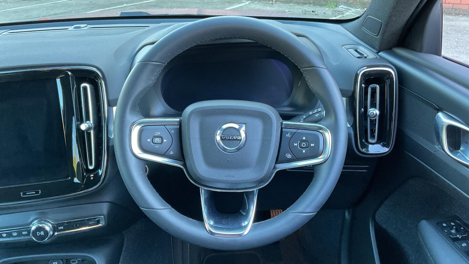 Used Volvo XC40 for sale - 76824200: Photo 11