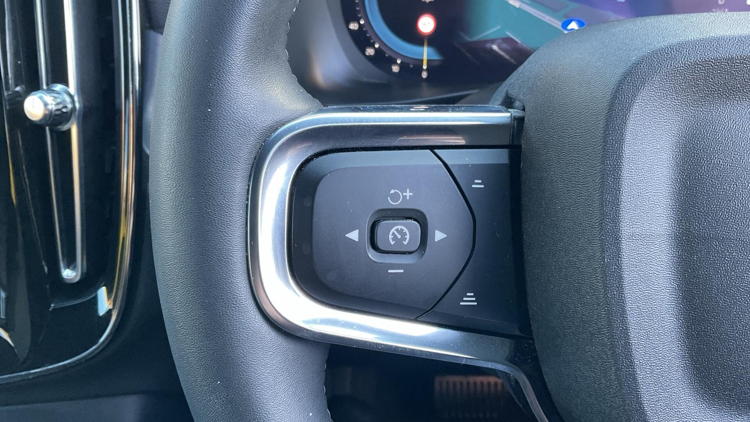 Used Volvo XC40 for sale - 76824200: Photo 22