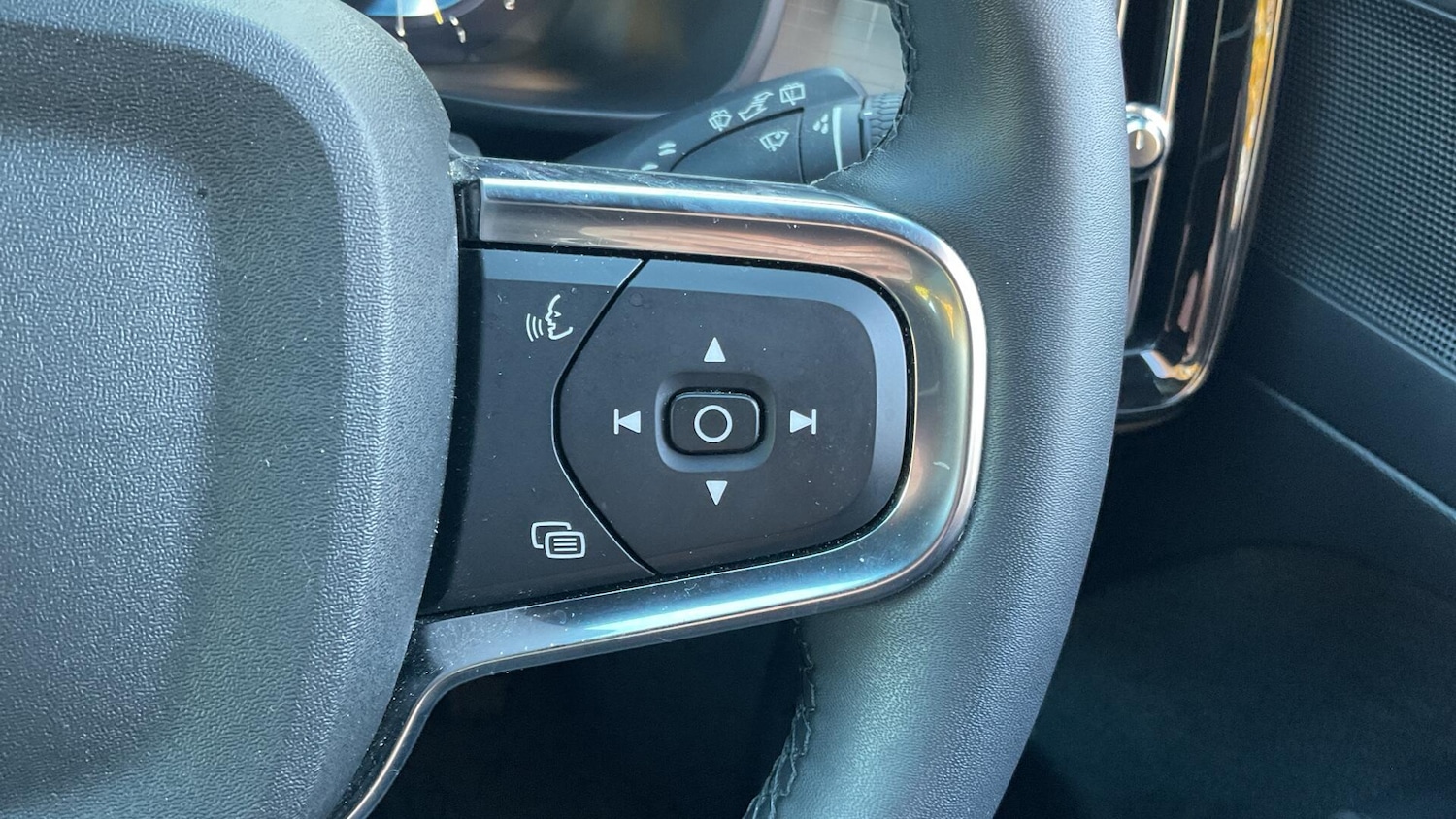 Used Volvo XC40 for sale - 76824200: Photo 23