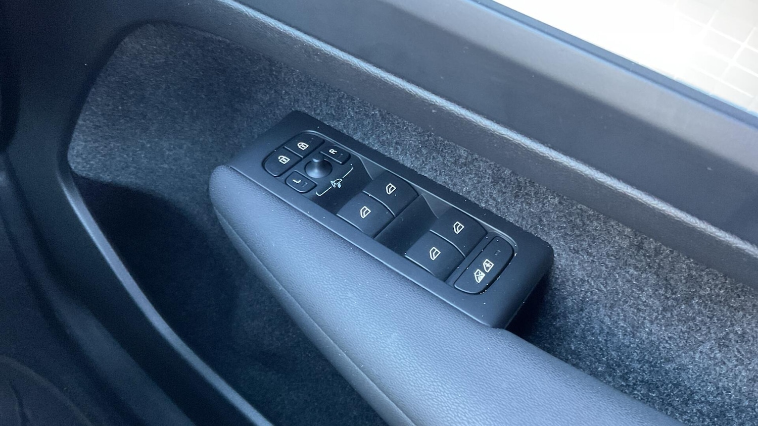 Used Volvo XC40 for sale - 76824200: Photo 25