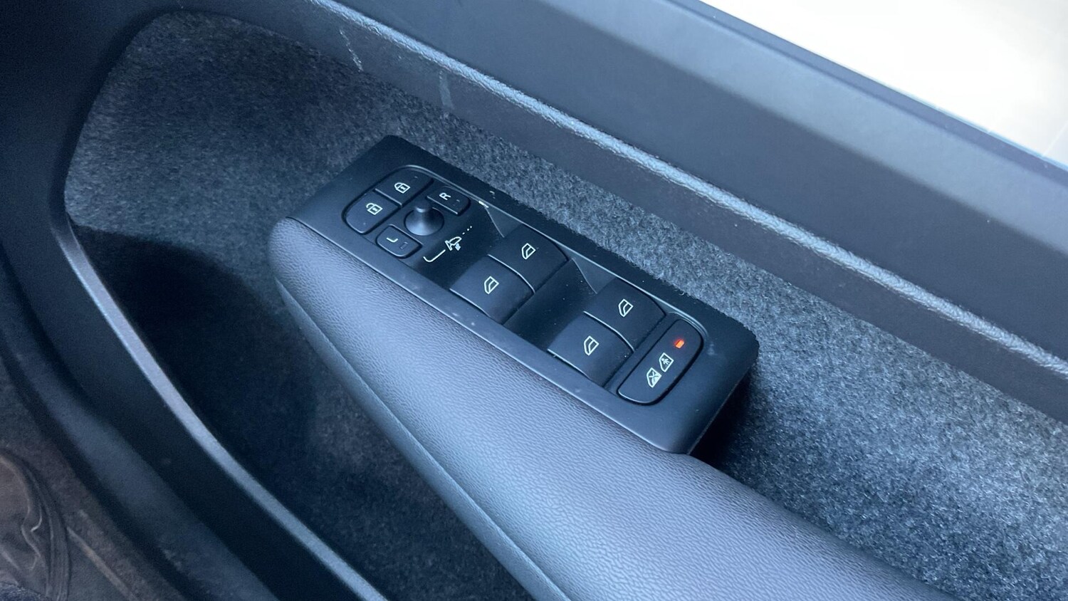 Used Volvo XC40 2025 for sale - 78157293: Photo 24