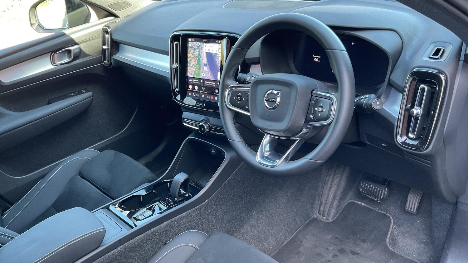 Used Volvo XC40 2025 for sale - 78157293: Photo 4