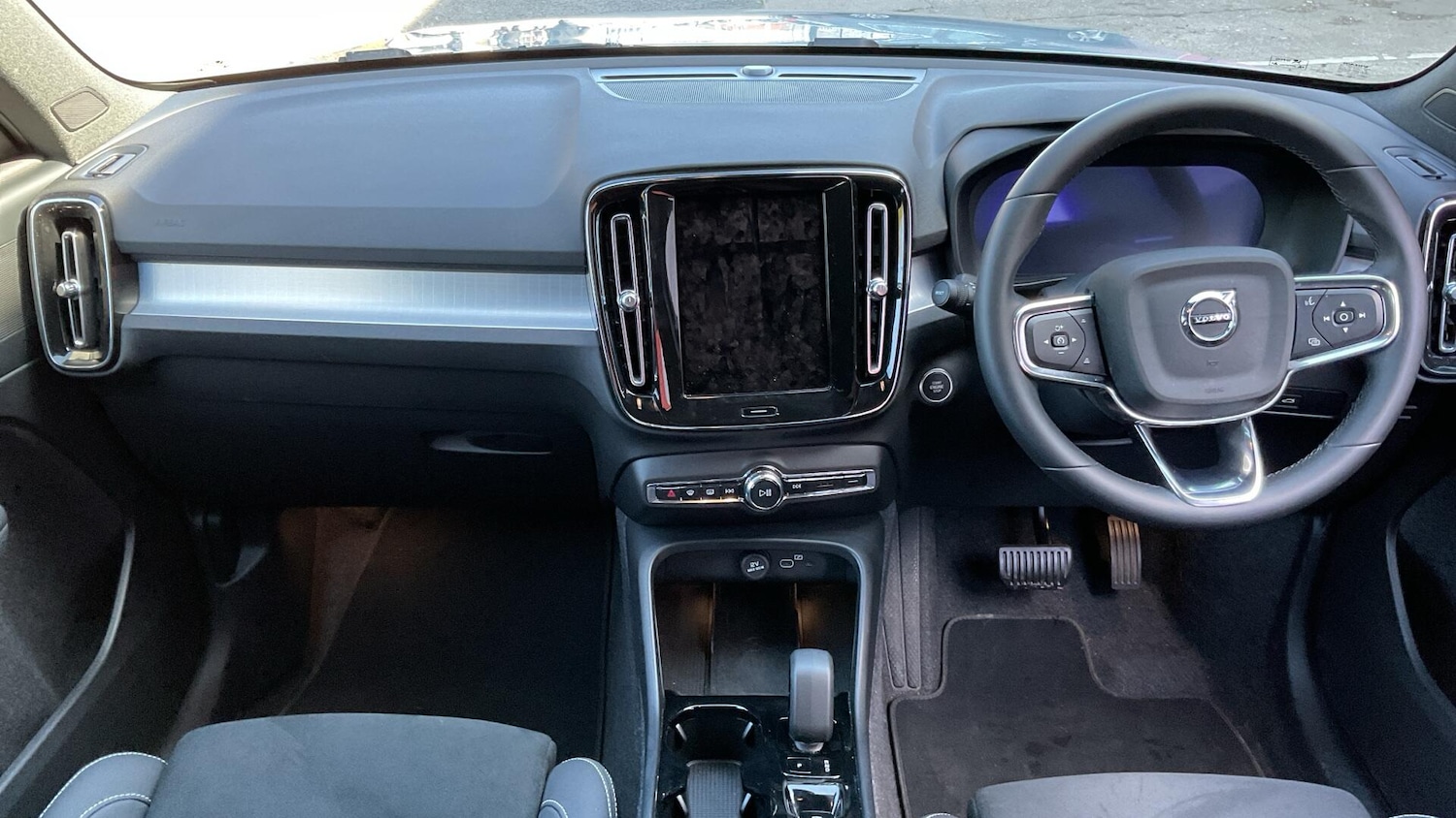 Used Volvo XC40 2025 for sale - 78157293: Photo 5