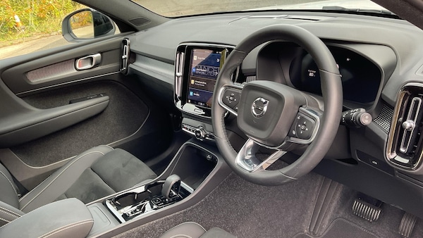 Used Volvo XC40 2024 for sale - 76296105: Photo 5