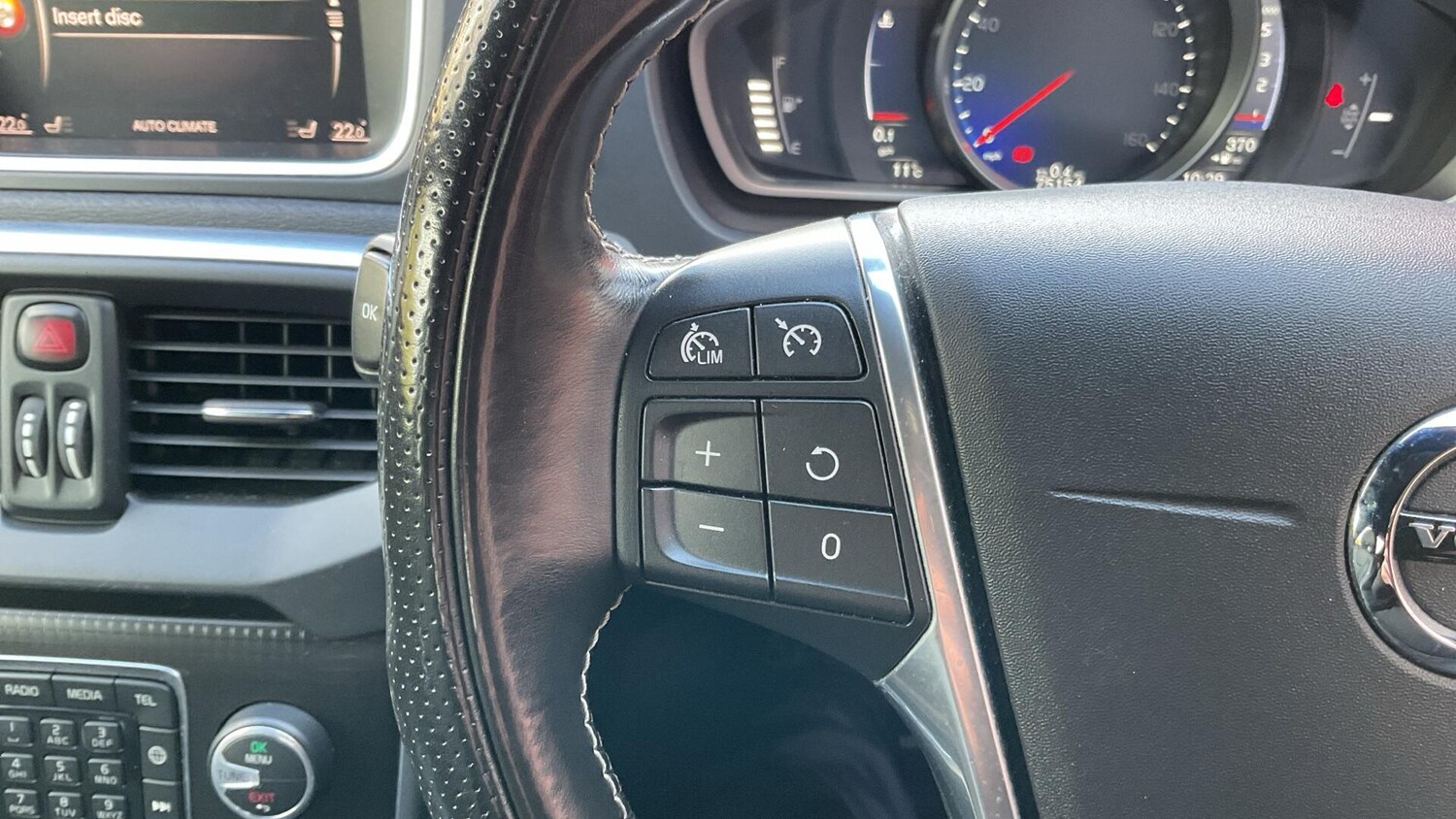 Used Volvo V40 2017 for sale - 77839570: Photo 21