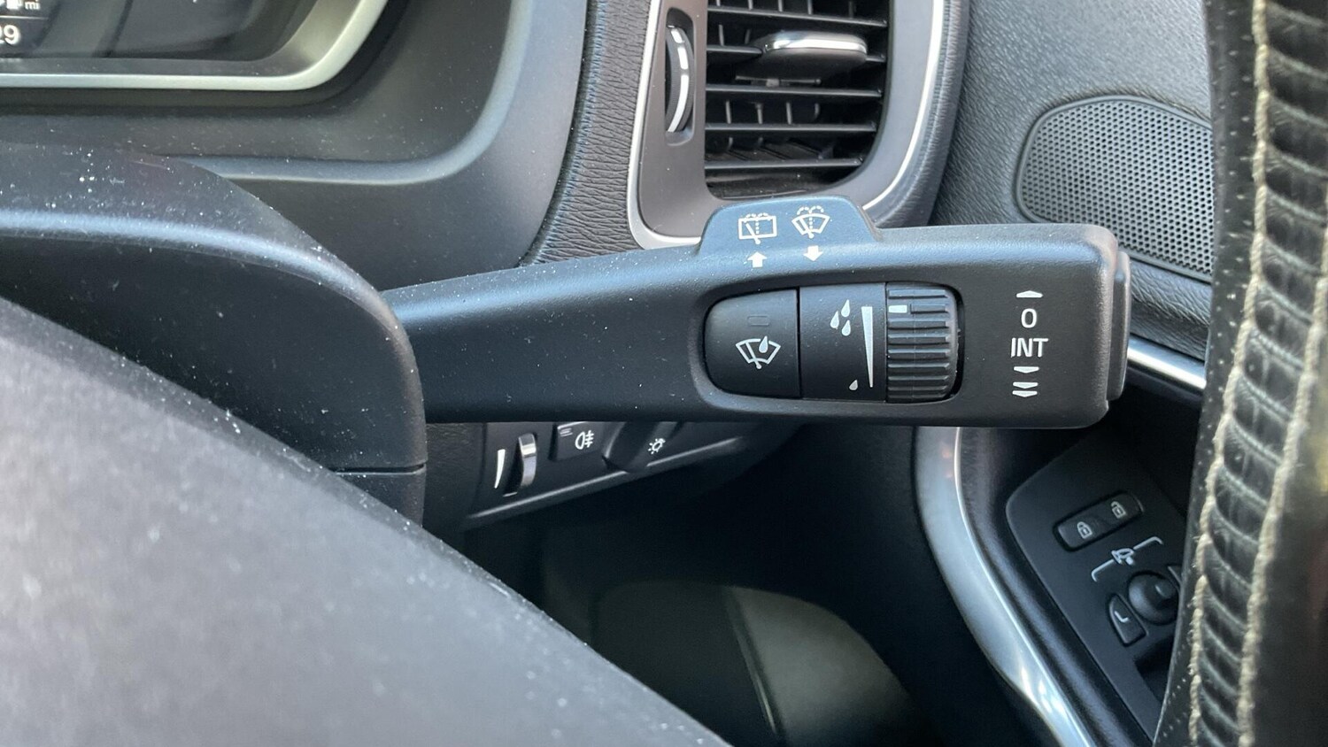 Used Volvo V40 2017 for sale - 77839570: Photo 23