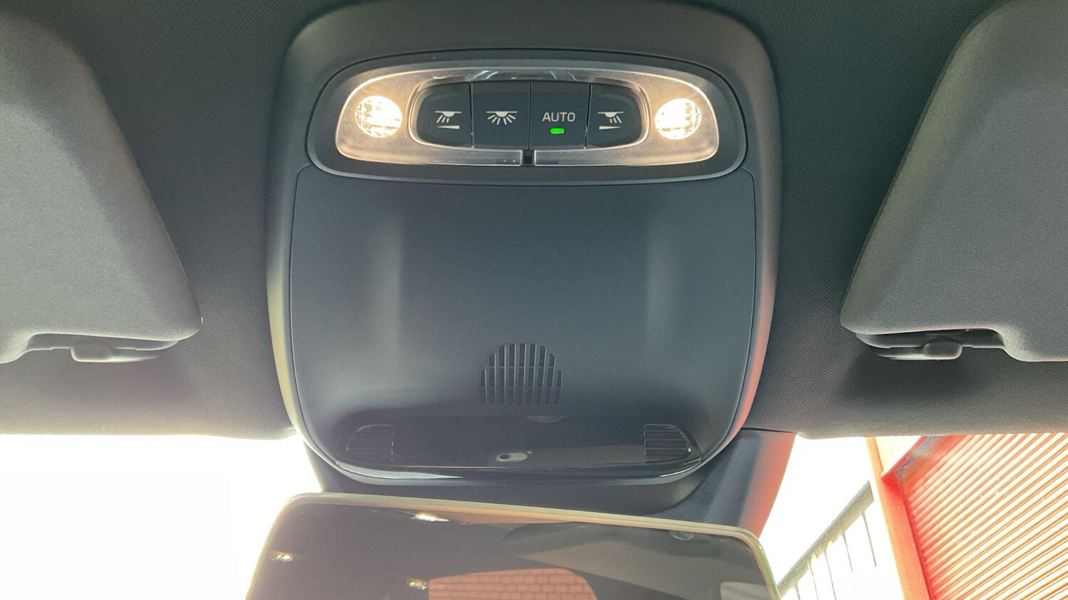 Used Volvo V40 2017 for sale - 77839570: Photo 28