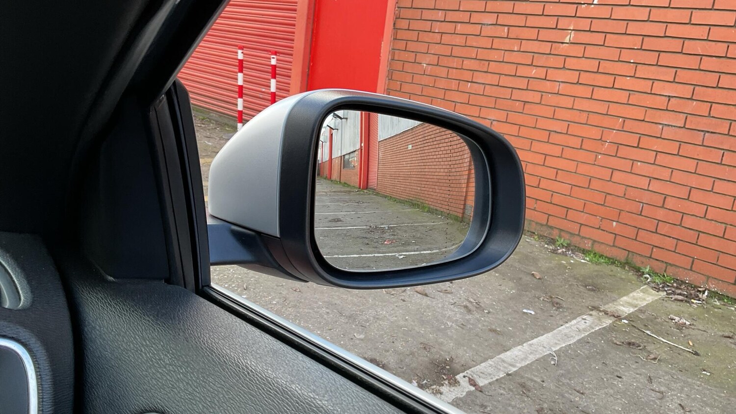 Used Volvo V40 2017 for sale - 77839570: Photo 32