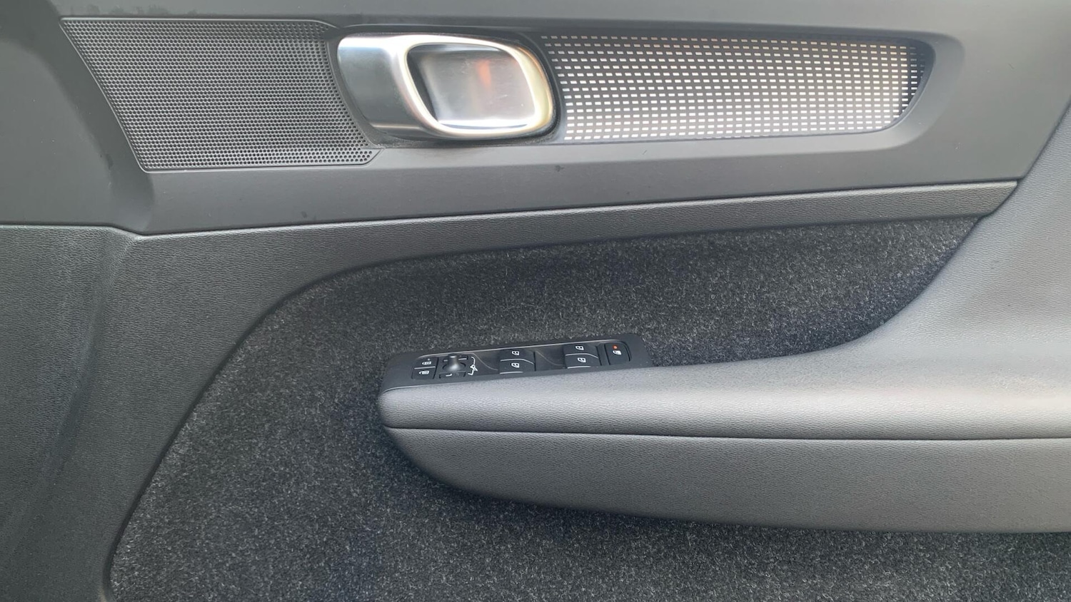 Used Volvo XC40 2020 for sale - 77254570: Photo 29