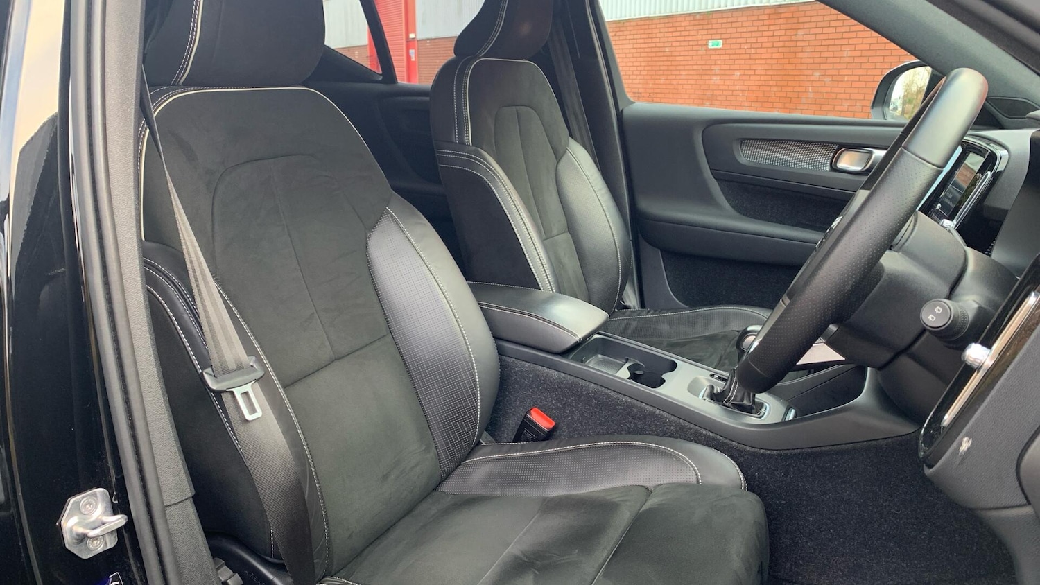 Used Volvo XC40 2020 for sale - 77254570: Photo 31