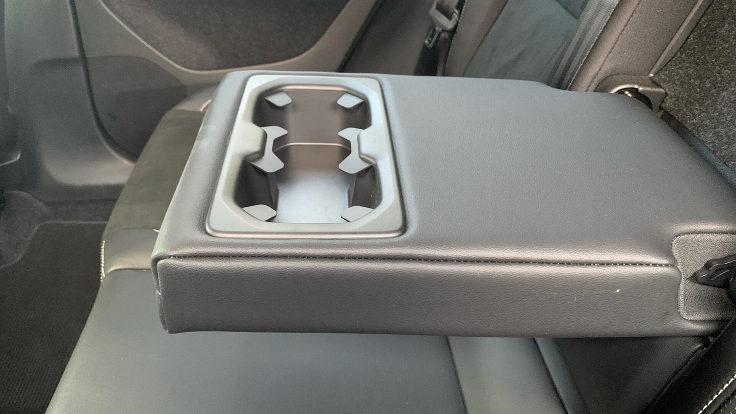 Used Volvo XC40 2020 for sale - 77254570: Photo 34