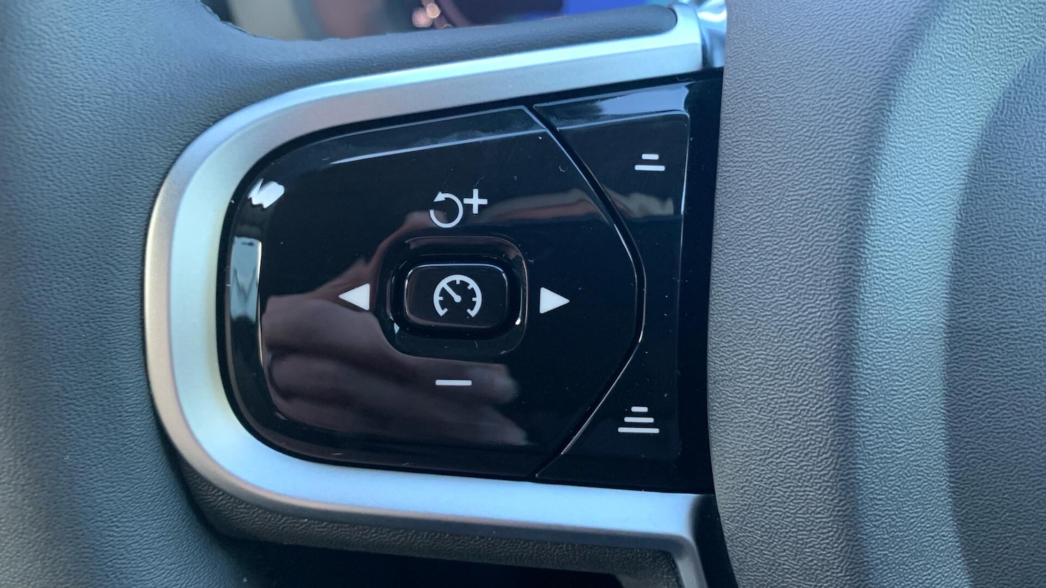 Used Volvo XC60 2025 for sale - 77230398: Photo 21