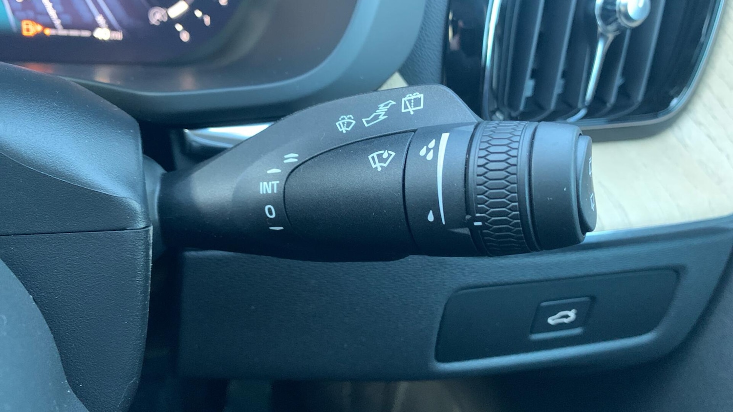 Used Volvo XC60 2025 for sale - 77230398: Photo 23