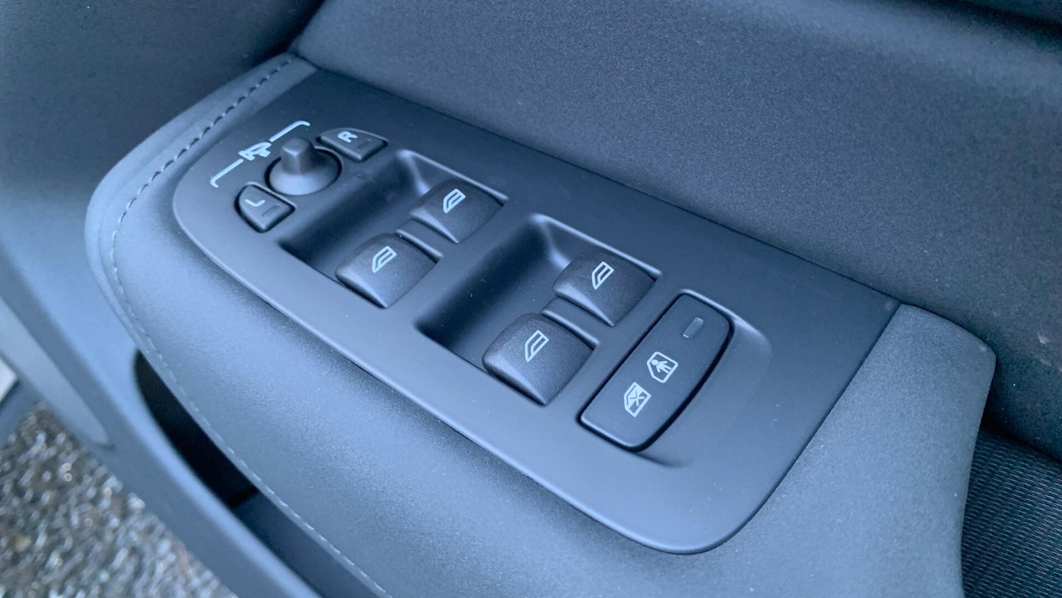 Used Volvo XC60 2025 for sale - 77230398: Photo 24