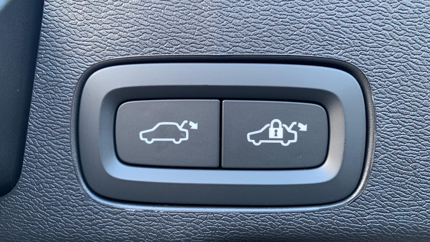 Used Volvo XC60 2025 for sale - 77230398: Photo 35