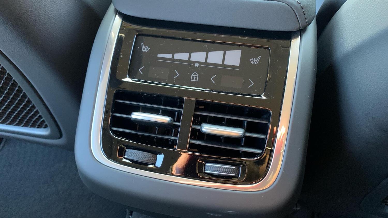 Used Volvo XC60 2025 for sale - 77230398: Photo 36